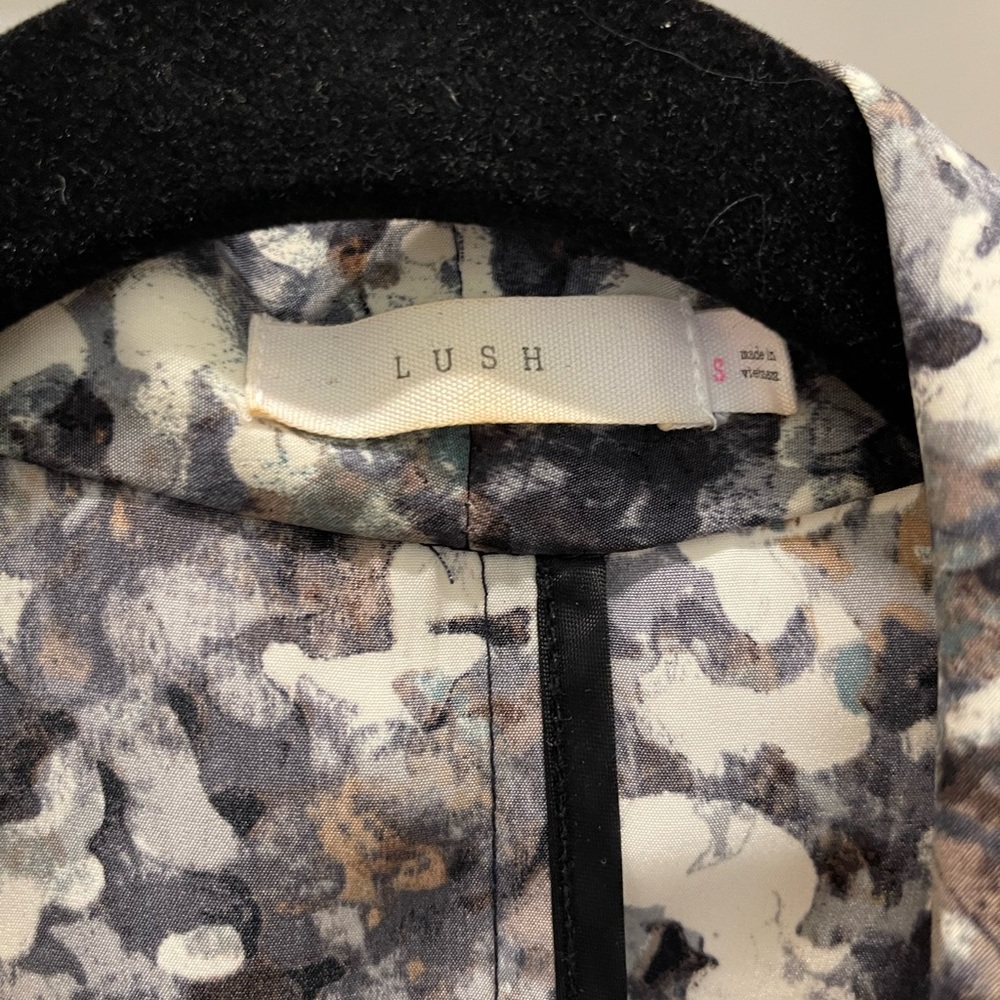 Lush Jacket - Picture 4 of 5
